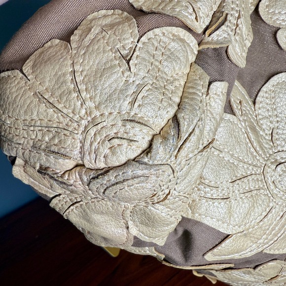 Big Buddha Santa Barbara Floral Applique Shoulder Bag‎ Tote Bag Gold Accents - Picture 11 of 16